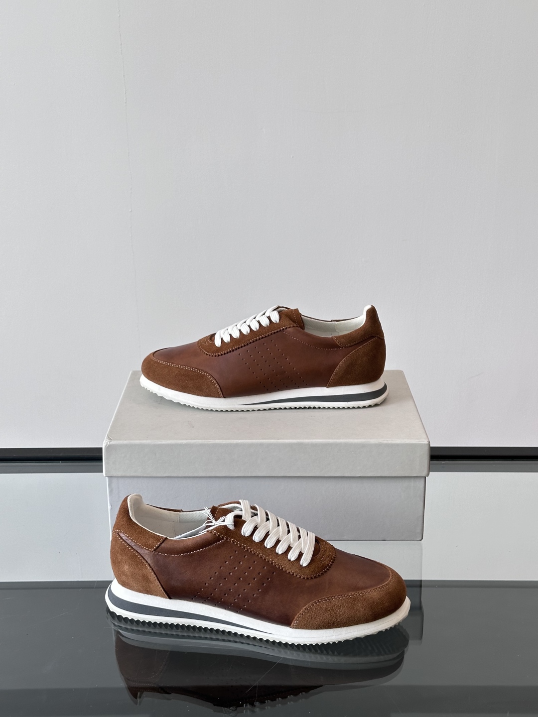 Brunello Cucinelli 春夏新款拼色运动板男鞋 此款运动鞋面料采用意大利进口高丝光水洗翻毛