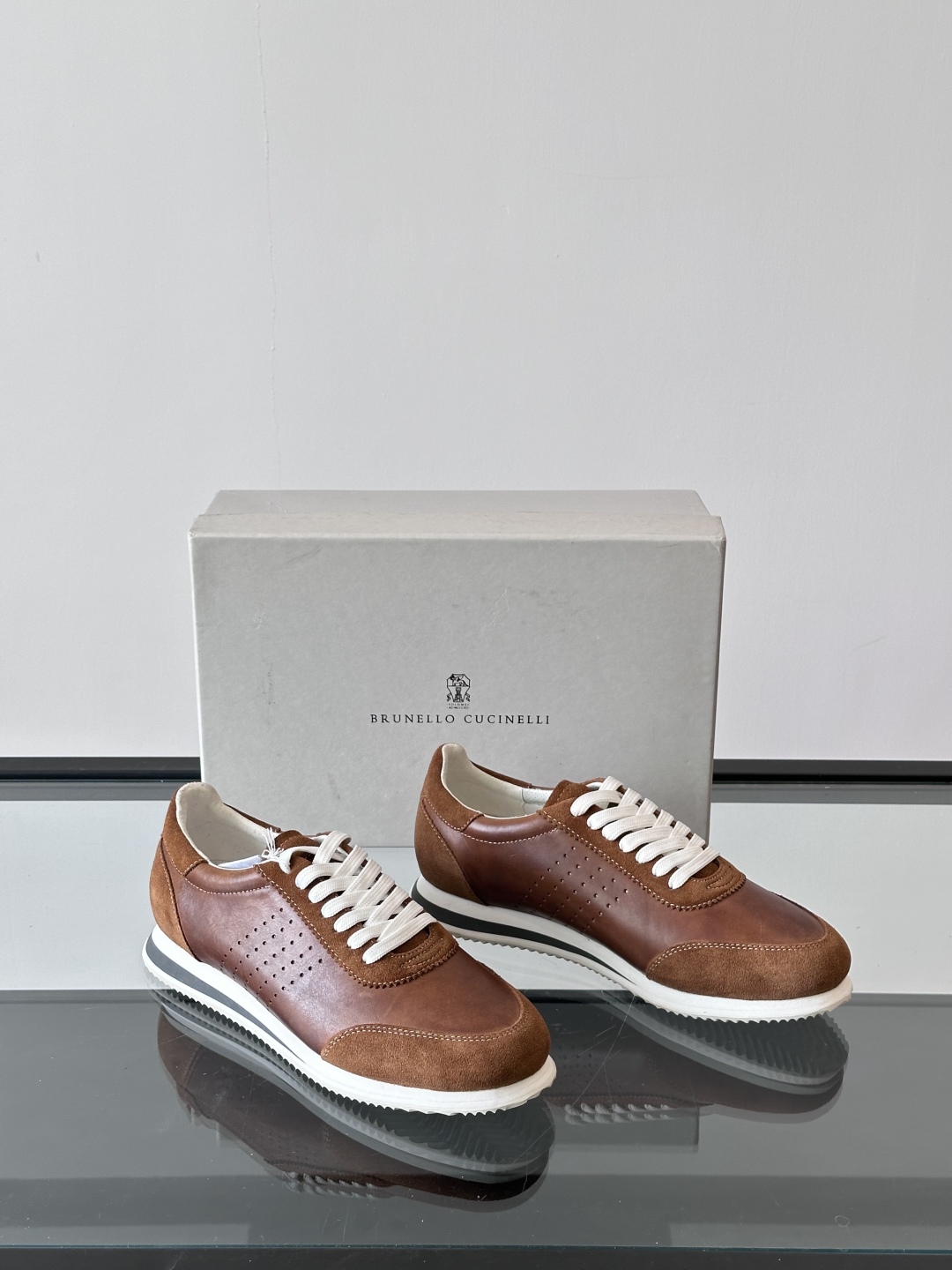 Brunello Cucinelli 春夏新款拼色运动板男鞋 此款运动鞋面料采用意大利进口高丝光水洗翻毛