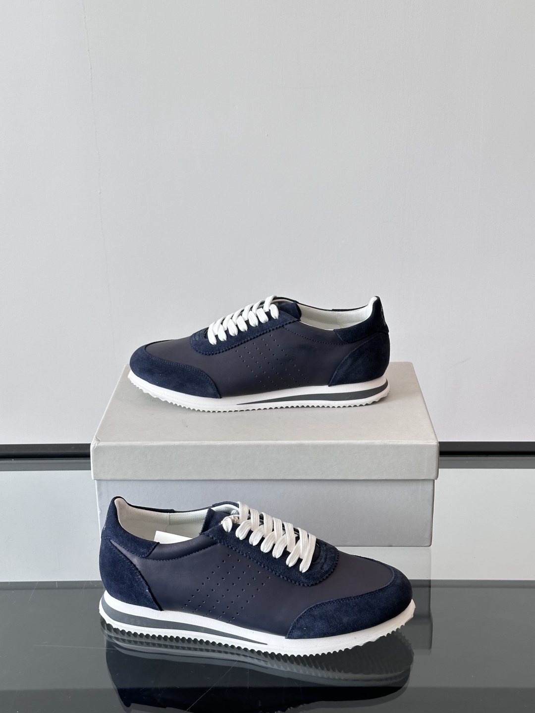 Brunello Cucinelli 春夏新款拼色运动板男鞋 此款运动鞋面料采用意大利进口高丝光水洗翻毛