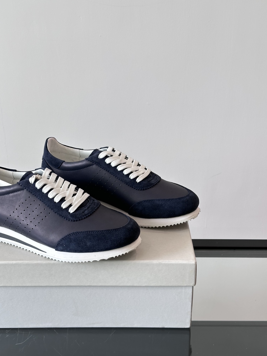Brunello Cucinelli 春夏新款拼色运动板男鞋 此款运动鞋面料采用意大利进口高丝光水洗翻毛