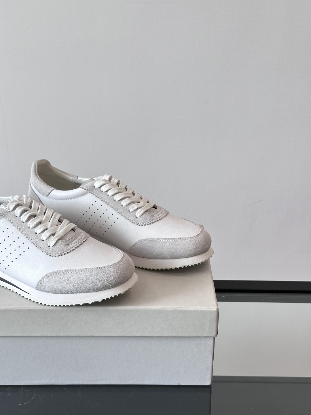 Brunello Cucinelli 春夏新款拼色运动板男鞋 此款运动鞋面料采用意大利进口高丝光水洗翻毛
