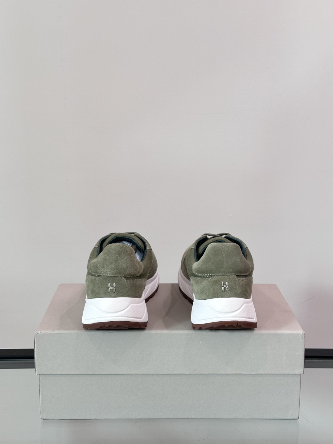 Henderson意大利品牌休闲运动鞋👟，Henderson的鞋履不仅舒适，还超级百搭。无论是职场、约会