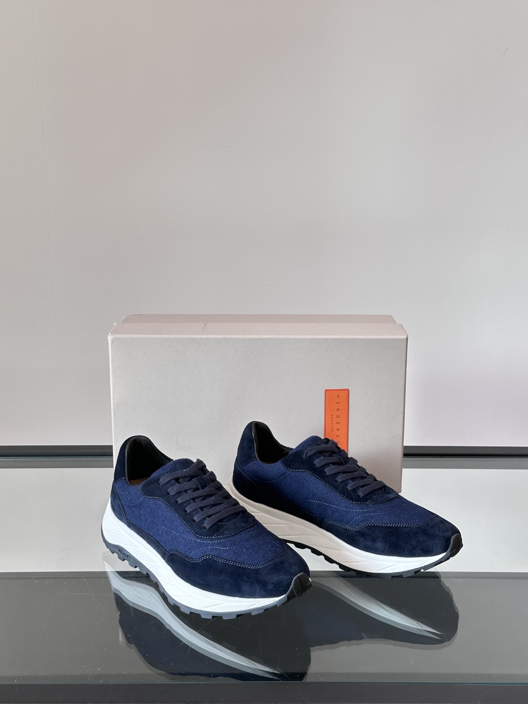 Henderson意大利品牌休闲运动鞋👟，Henderson的鞋履不仅舒适，还超级百搭。无论是职场、约会