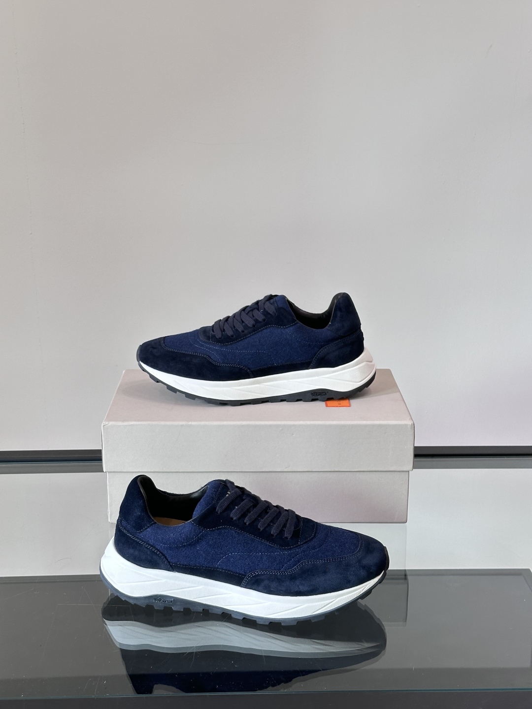 Henderson意大利品牌休闲运动鞋👟，Henderson的鞋履不仅舒适，还超级百搭。无论是职场、约会