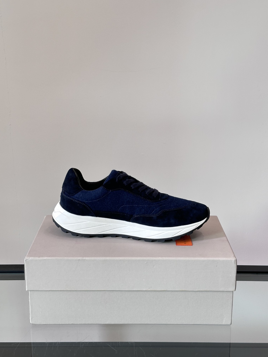 Henderson意大利品牌休闲运动鞋👟，Henderson的鞋履不仅舒适，还超级百搭。无论是职场、约会