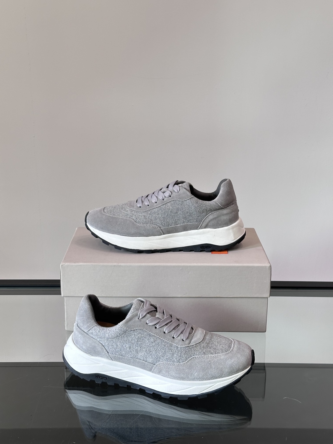 Henderson意大利品牌休闲运动鞋👟，Henderson的鞋履不仅舒适，还超级百搭。无论是职场、约会