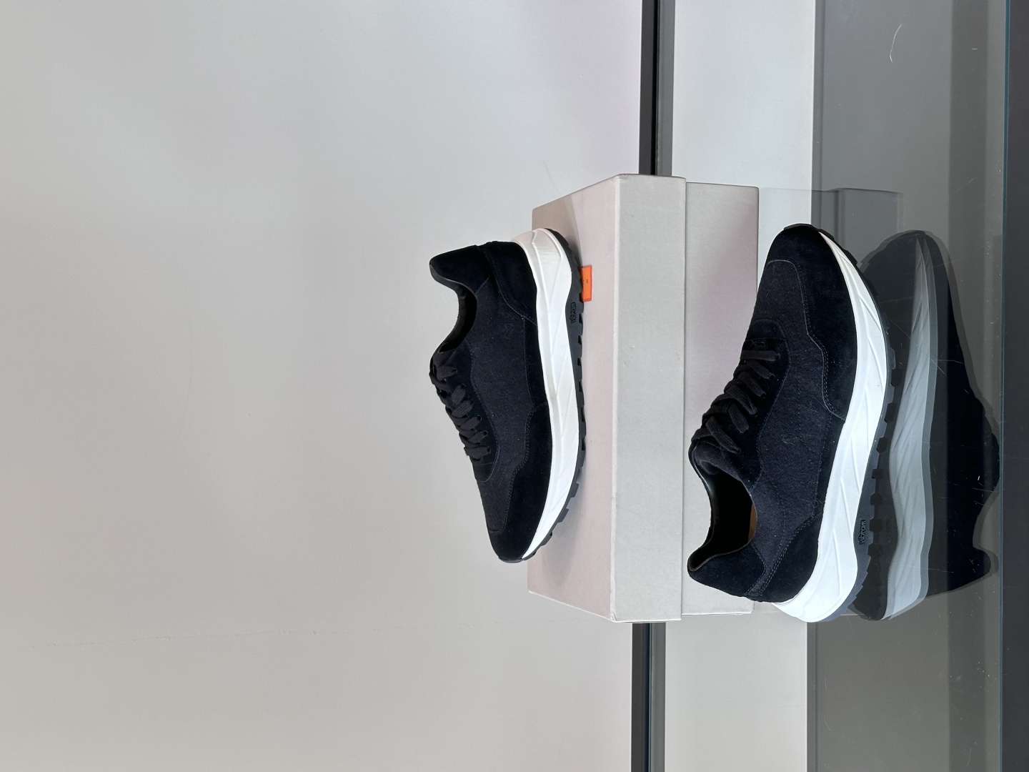 Henderson意大利品牌休闲运动鞋👟，Henderson的鞋履不仅舒适，还超级百搭。无论是职场、约会