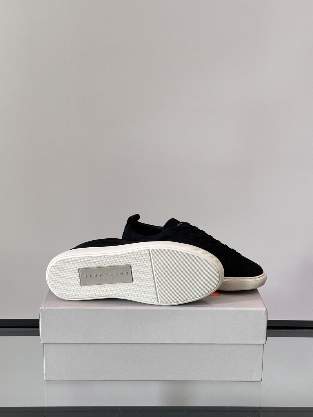 Henderson意大利品牌休闲运动鞋👟，Henderson的鞋履不仅舒适，还超级百搭。无论是职场、约会