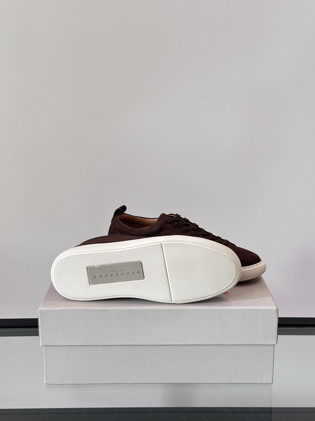 Henderson意大利品牌休闲运动鞋👟，Henderson的鞋履不仅舒适，还超级百搭。无论是职场、约会