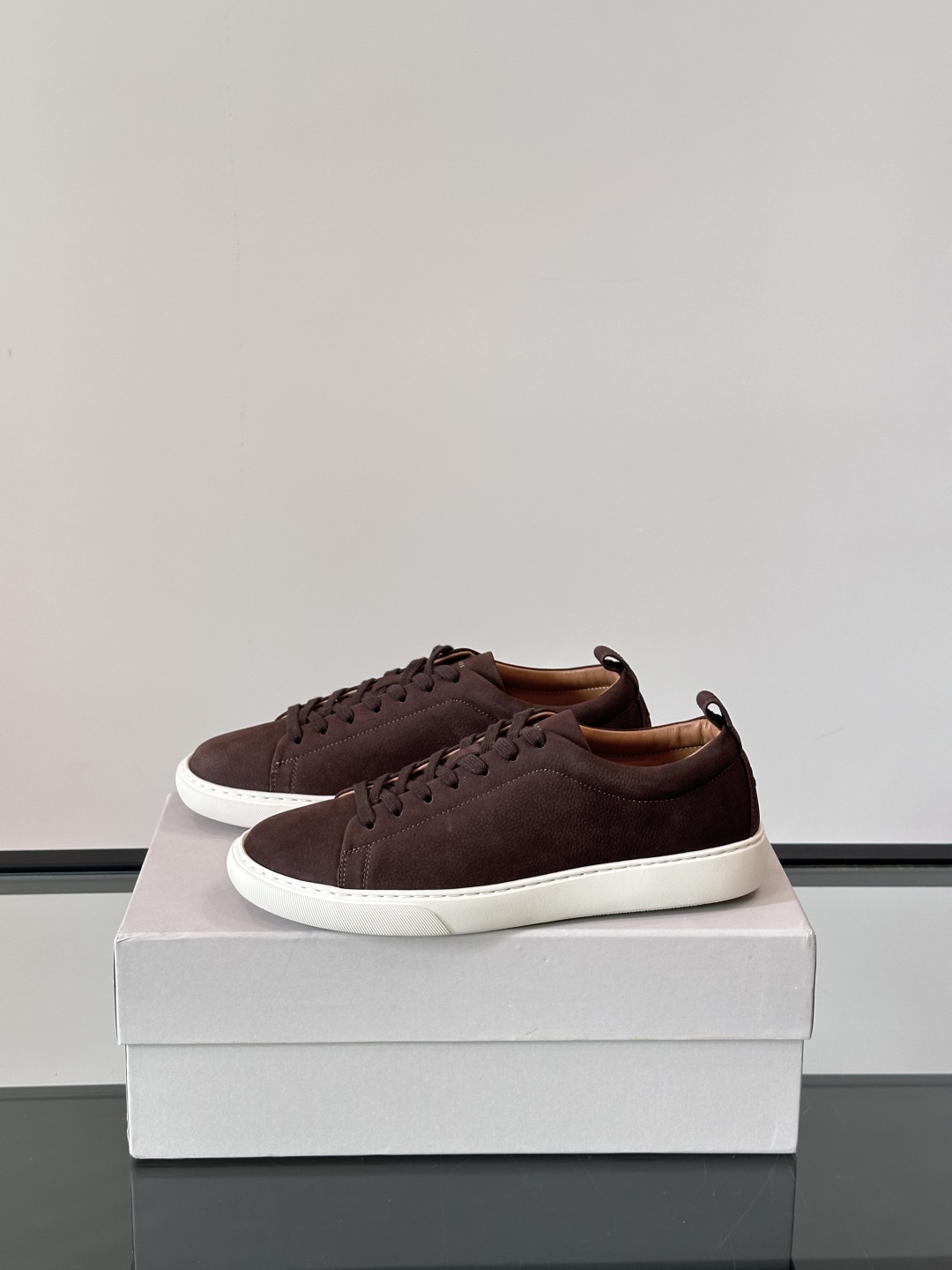 Henderson意大利品牌休闲运动鞋👟，Henderson的鞋履不仅舒适，还超级百搭。无论是职场、约会