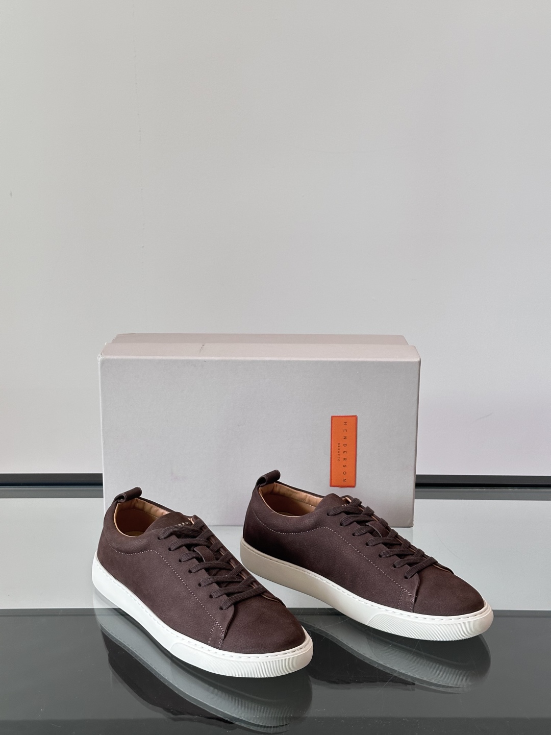 Henderson意大利品牌休闲运动鞋👟，Henderson的鞋履不仅舒适，还超级百搭。无论是职场、约会