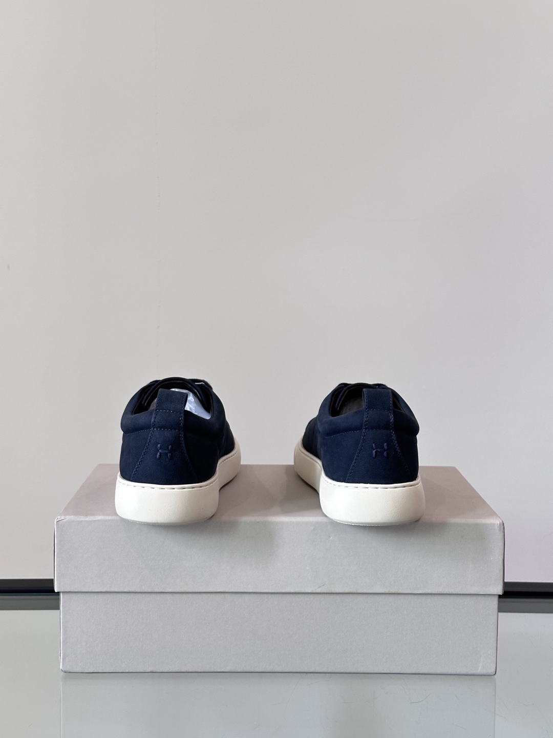 Henderson意大利品牌休闲运动鞋👟，Henderson的鞋履不仅舒适，还超级百搭。无论是职场、约会