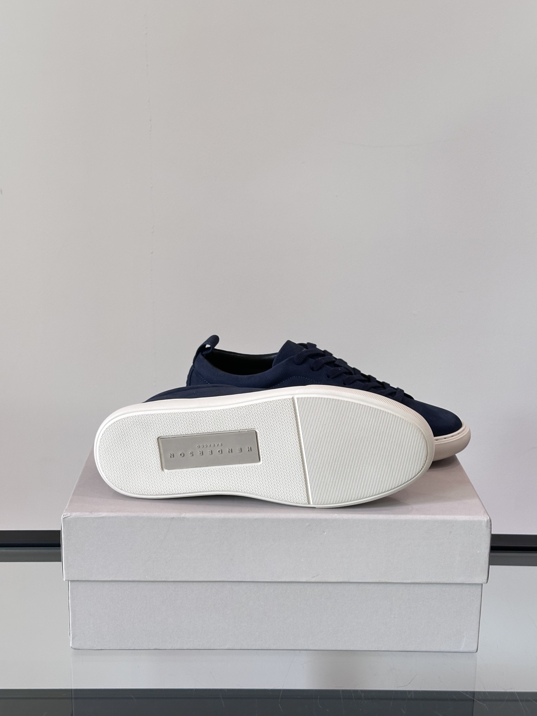 Henderson意大利品牌休闲运动鞋👟，Henderson的鞋履不仅舒适，还超级百搭。无论是职场、约会