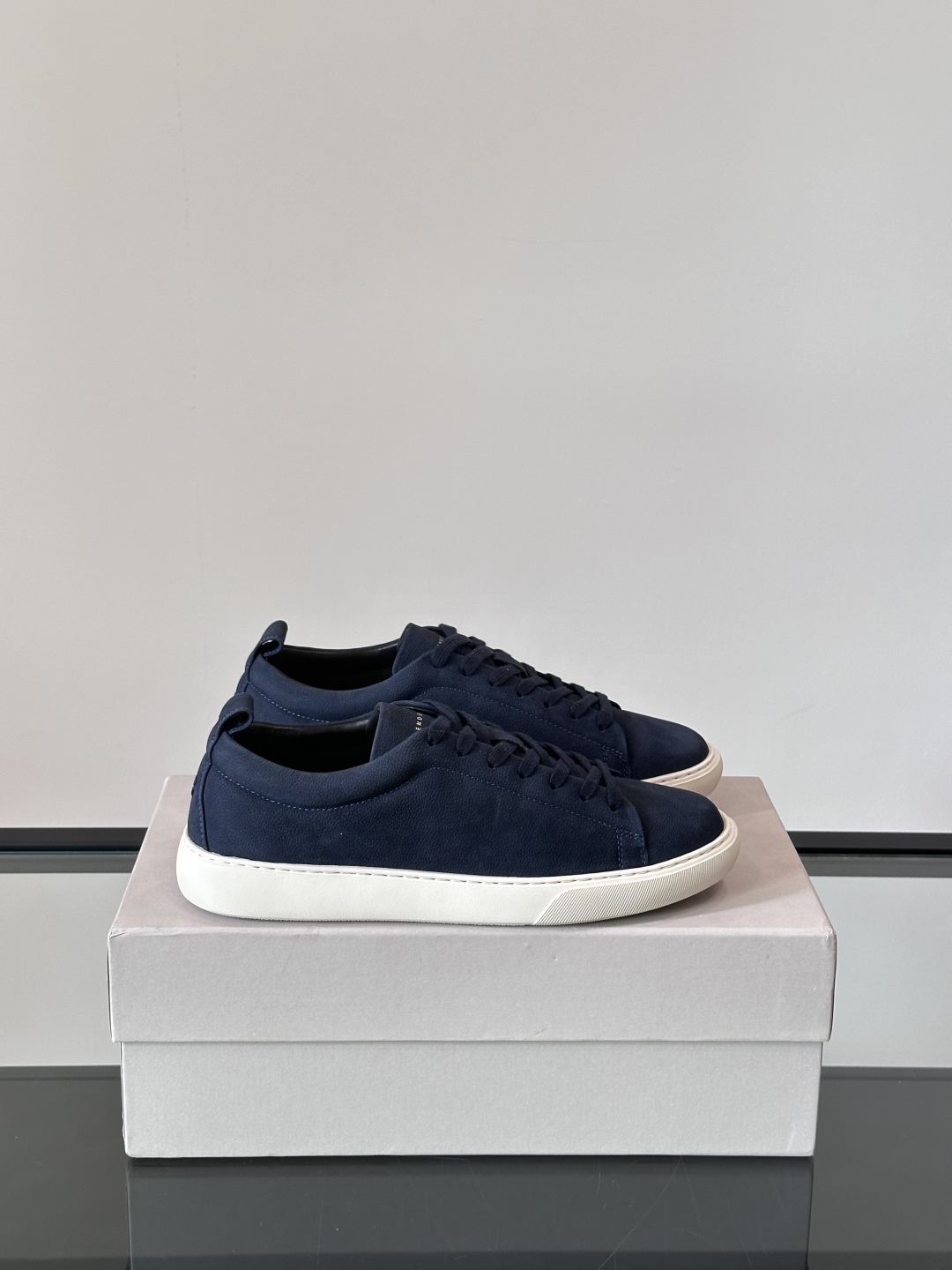 Henderson意大利品牌休闲运动鞋👟，Henderson的鞋履不仅舒适，还超级百搭。无论是职场、约会