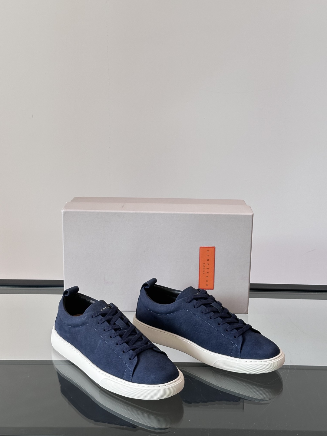 Henderson意大利品牌休闲运动鞋👟，Henderson的鞋履不仅舒适，还超级百搭。无论是职场、约会
