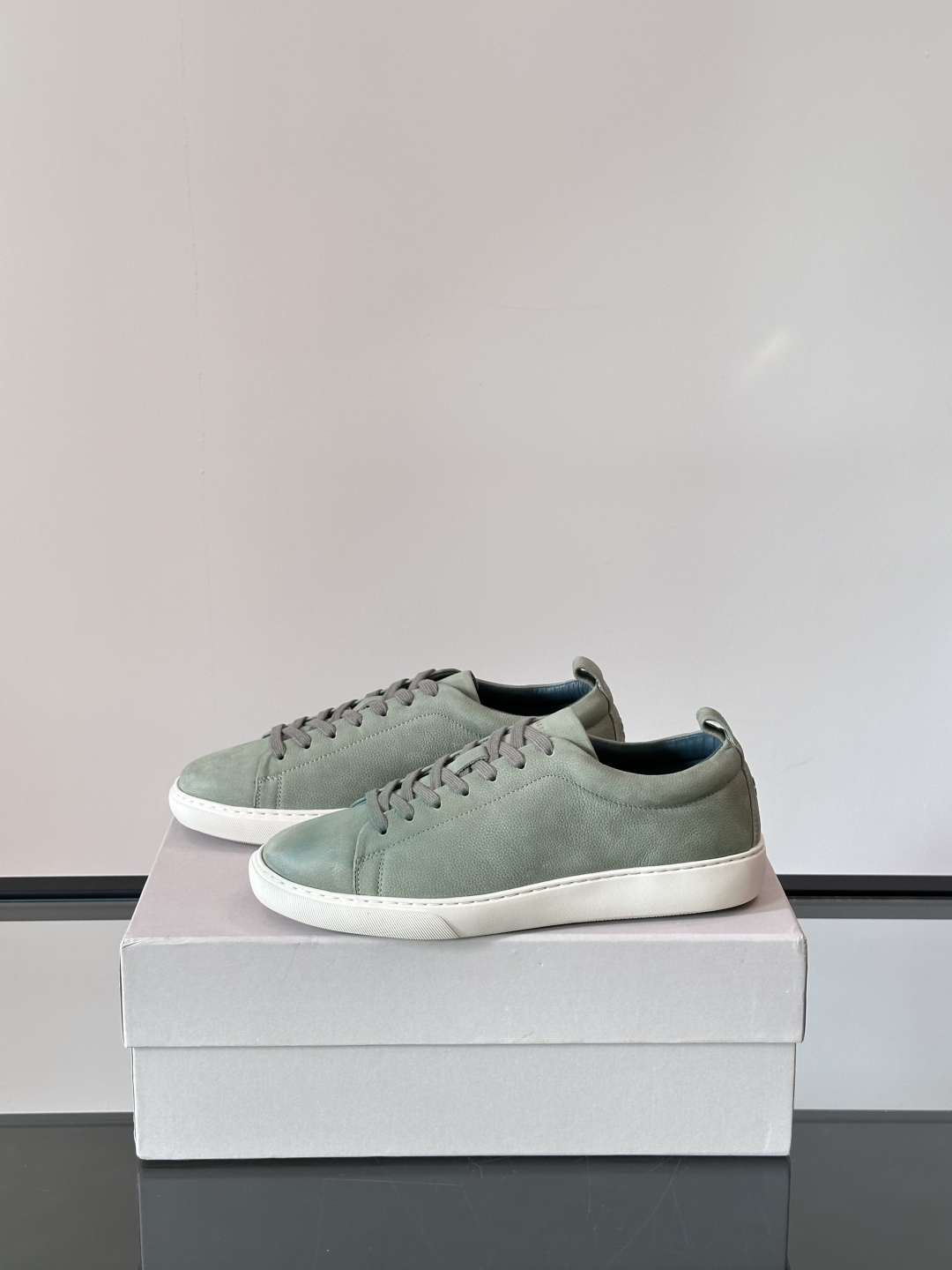 Henderson意大利品牌休闲运动鞋👟，Henderson的鞋履不仅舒适，还超级百搭。无论是职场、约会