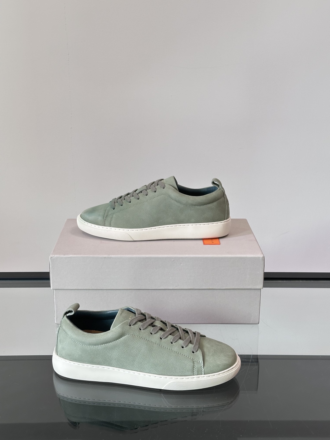 Henderson意大利品牌休闲运动鞋👟，Henderson的鞋履不仅舒适，还超级百搭。无论是职场、约会