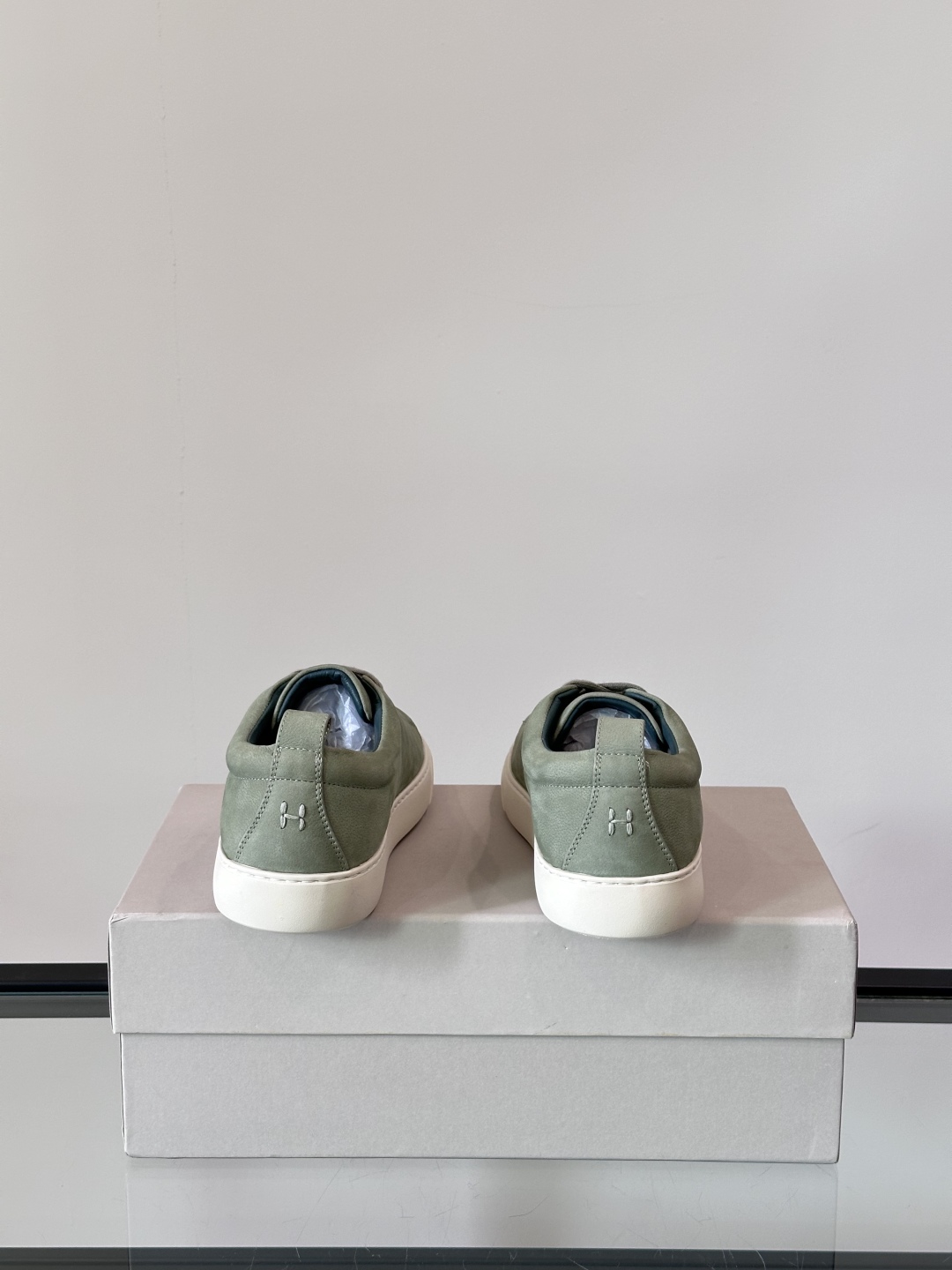 Henderson意大利品牌休闲运动鞋👟，Henderson的鞋履不仅舒适，还超级百搭。无论是职场、约会