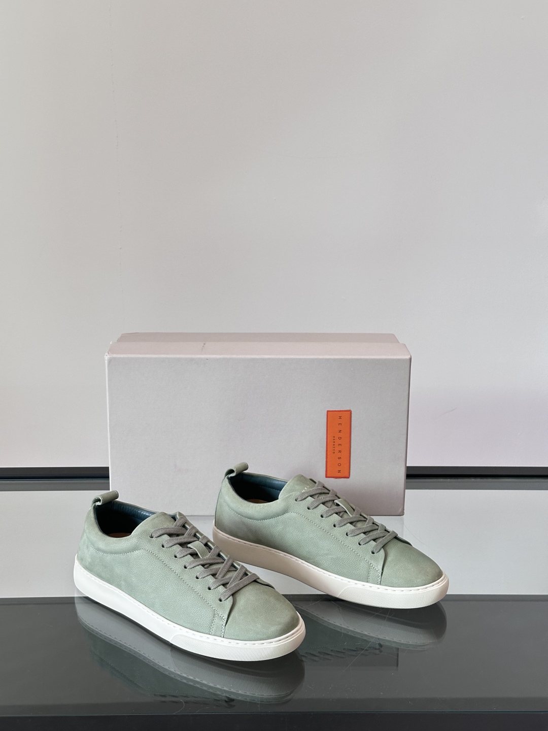 Henderson意大利品牌休闲运动鞋👟，Henderson的鞋履不仅舒适，还超级百搭。无论是职场、约会