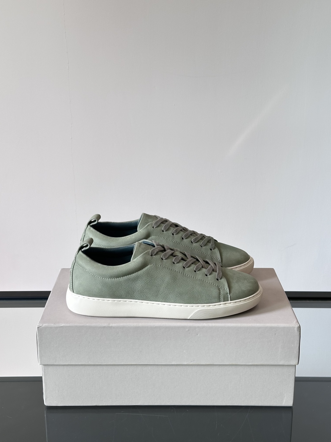 Henderson意大利品牌休闲运动鞋👟，Henderson的鞋履不仅舒适，还超级百搭。无论是职场、约会