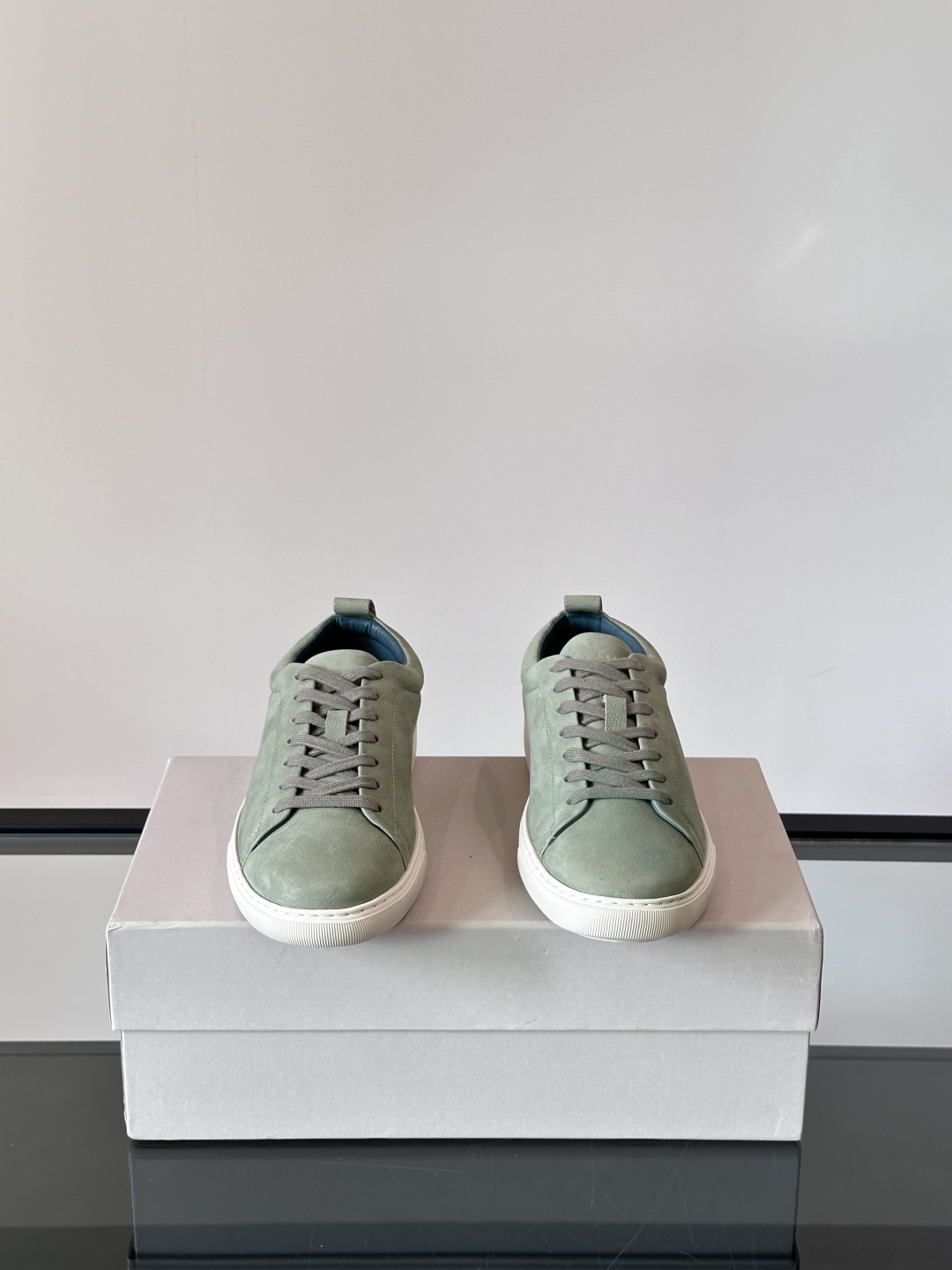 Henderson意大利品牌休闲运动鞋👟，Henderson的鞋履不仅舒适，还超级百搭。无论是职场、约会