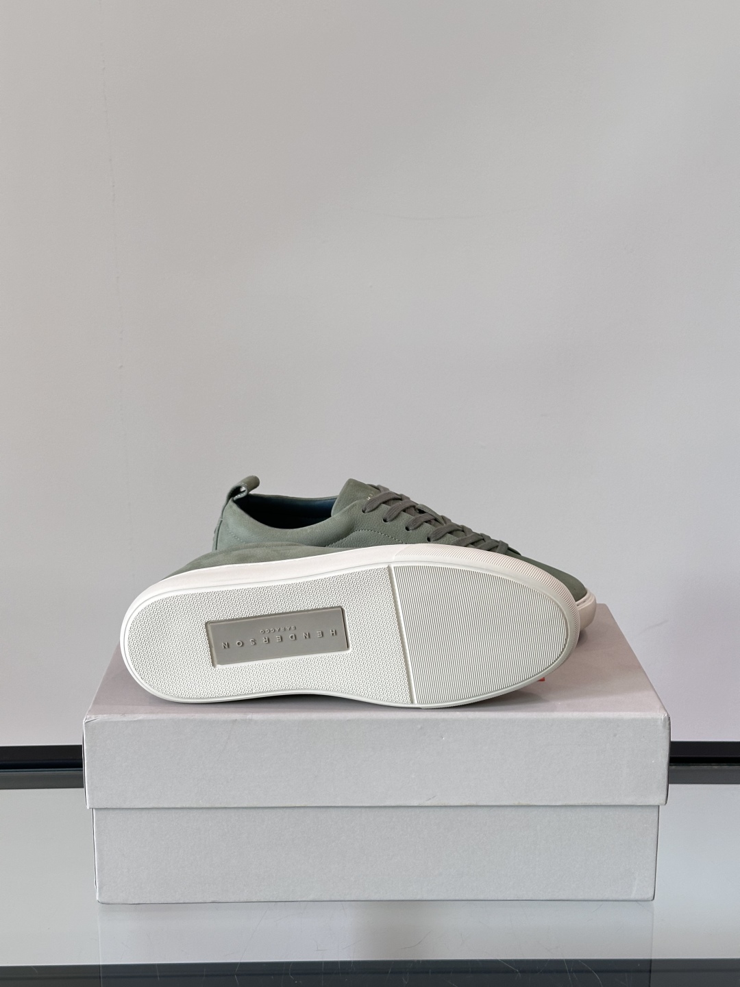 Henderson意大利品牌休闲运动鞋👟，Henderson的鞋履不仅舒适，还超级百搭。无论是职场、约会