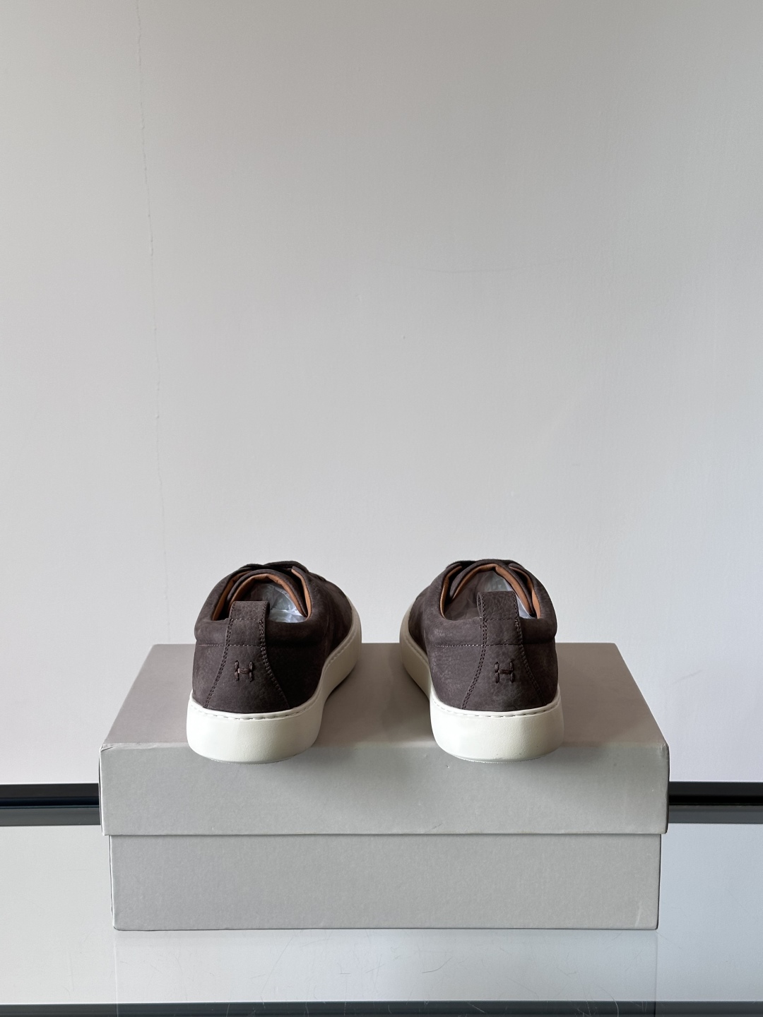 Henderson意大利品牌休闲运动鞋👟，Henderson的鞋履不仅舒适，还超级百搭。无论是职场、约会