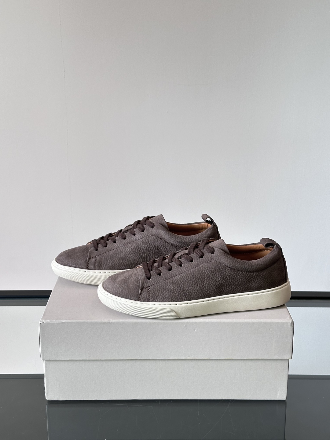 Henderson意大利品牌休闲运动鞋👟，Henderson的鞋履不仅舒适，还超级百搭。无论是职场、约会