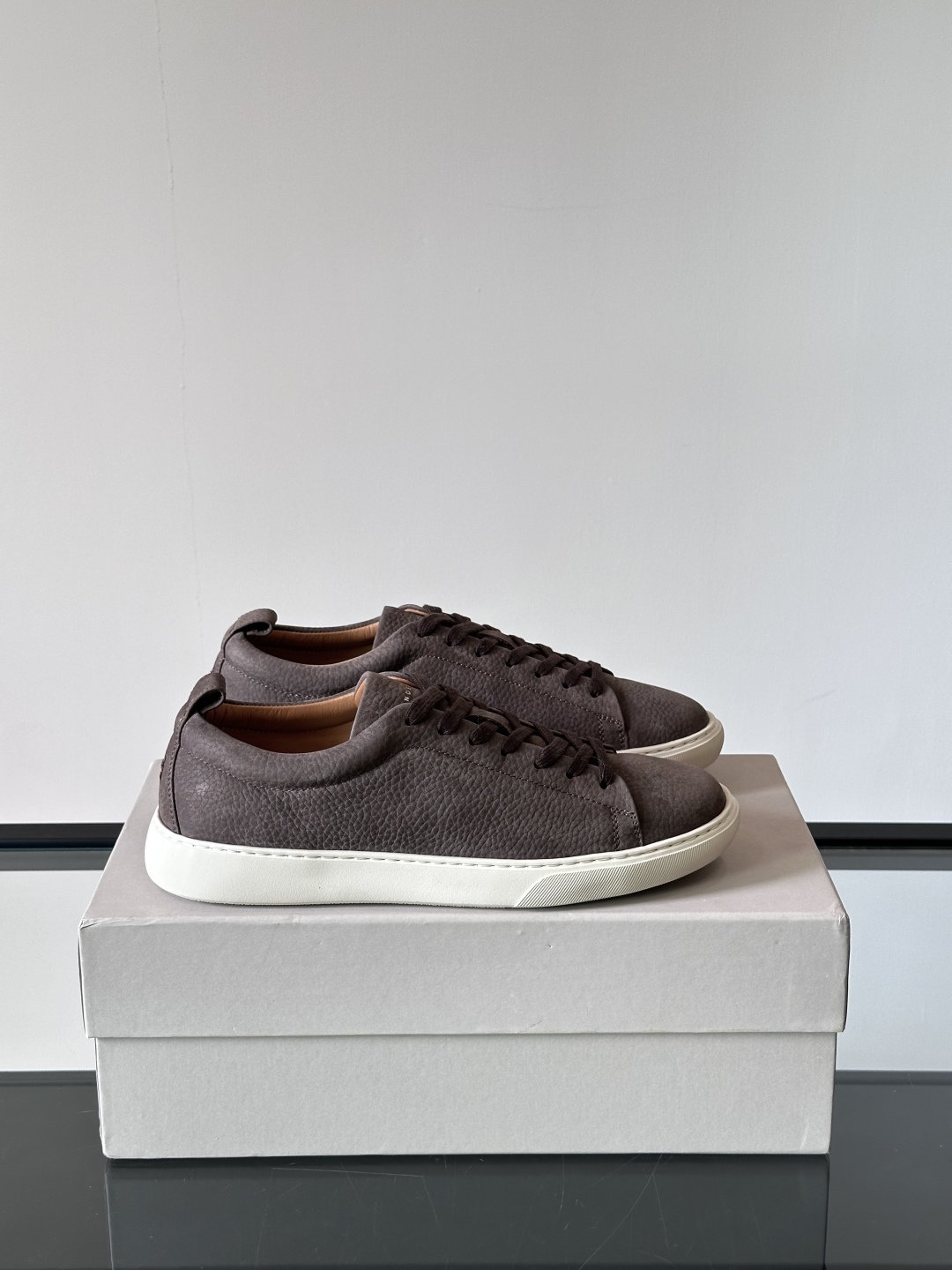 Henderson意大利品牌休闲运动鞋👟，Henderson的鞋履不仅舒适，还超级百搭。无论是职场、约会