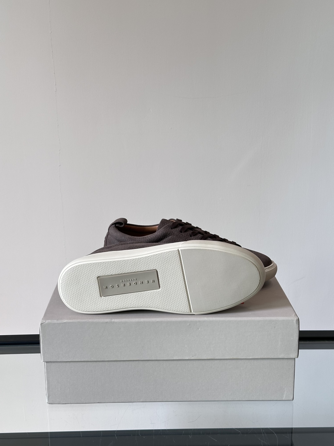 Henderson意大利品牌休闲运动鞋👟，Henderson的鞋履不仅舒适，还超级百搭。无论是职场、约会