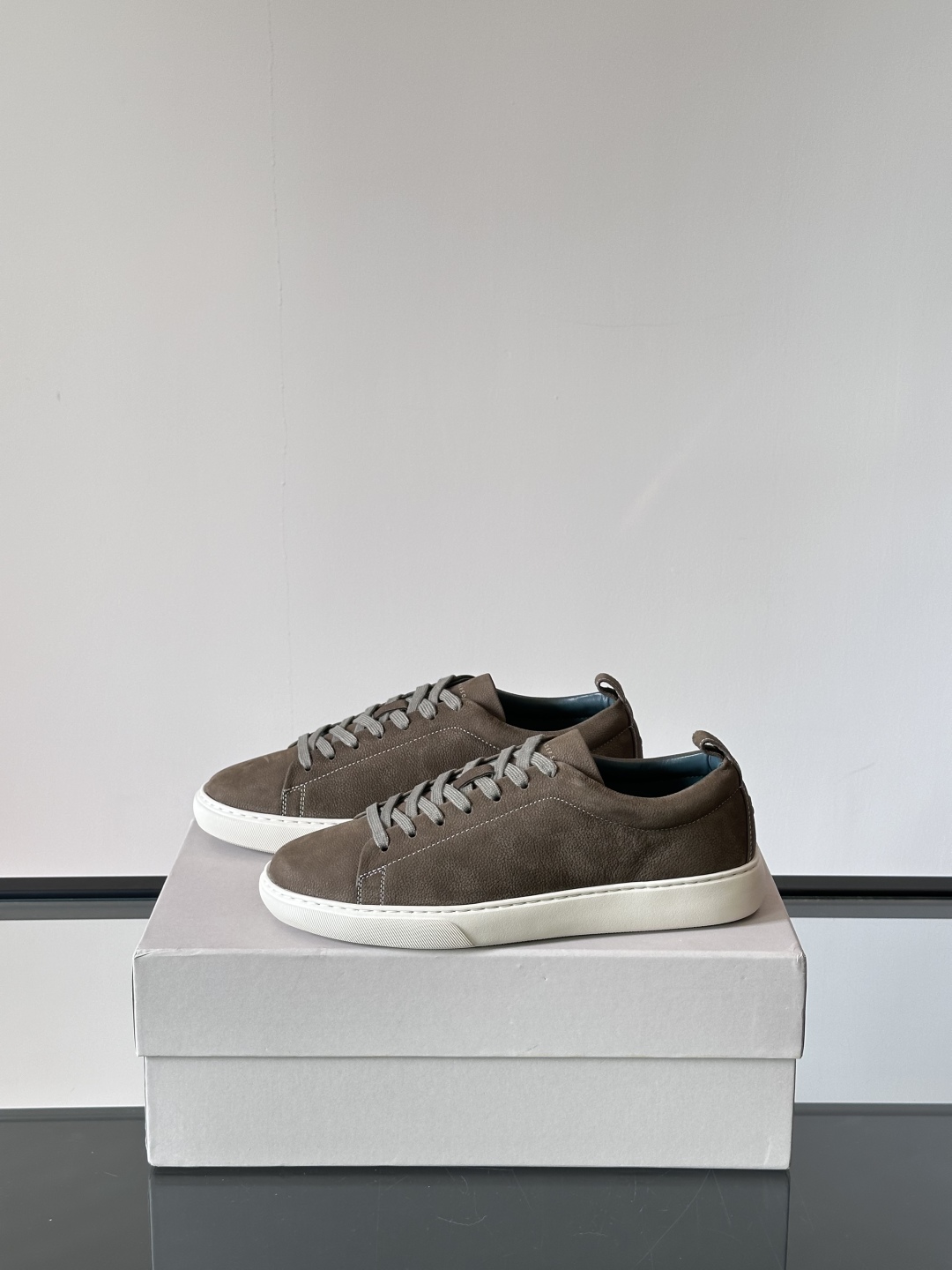 Henderson意大利品牌休闲运动鞋👟，Henderson的鞋履不仅舒适，还超级百搭。无论是职场、约会