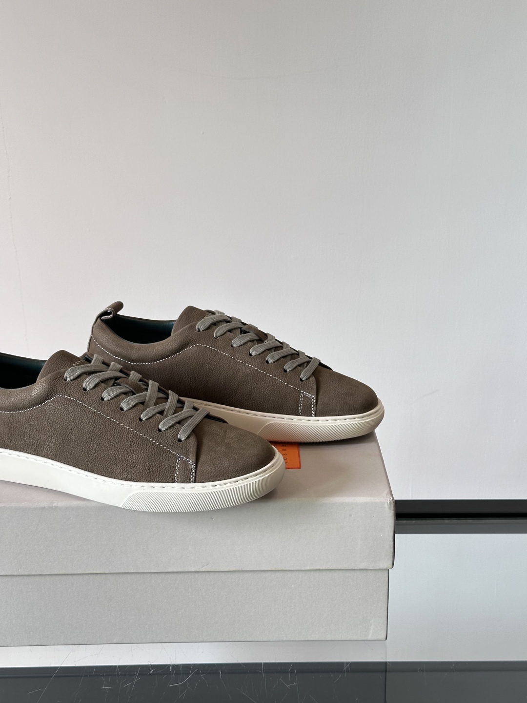 Henderson意大利品牌休闲运动鞋👟，Henderson的鞋履不仅舒适，还超级百搭。无论是职场、约会