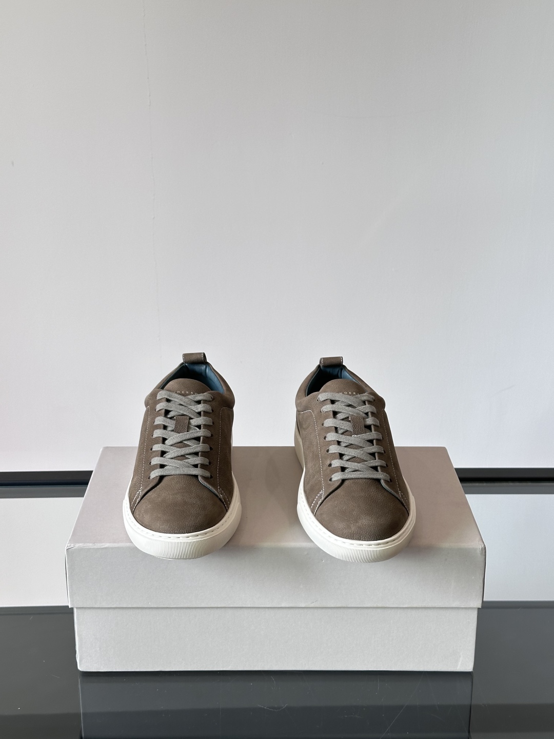 Henderson意大利品牌休闲运动鞋👟，Henderson的鞋履不仅舒适，还超级百搭。无论是职场、约会