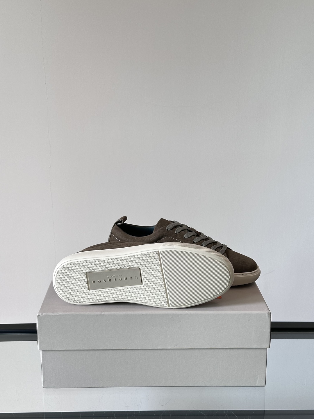 Henderson意大利品牌休闲运动鞋👟，Henderson的鞋履不仅舒适，还超级百搭。无论是职场、约会