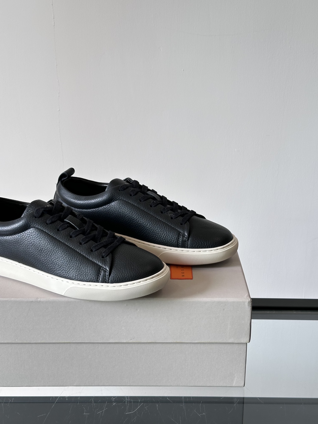 Henderson意大利品牌休闲运动鞋👟，Henderson的鞋履不仅舒适，还超级百搭。无论是职场、约会