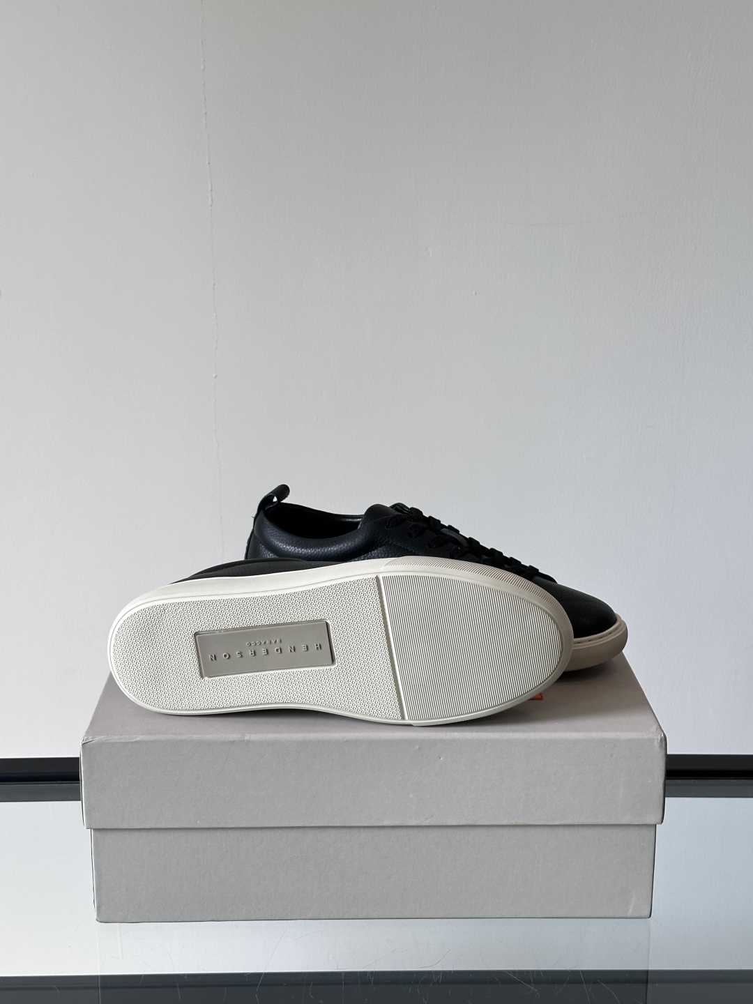 Henderson意大利品牌休闲运动鞋👟，Henderson的鞋履不仅舒适，还超级百搭。无论是职场、约会