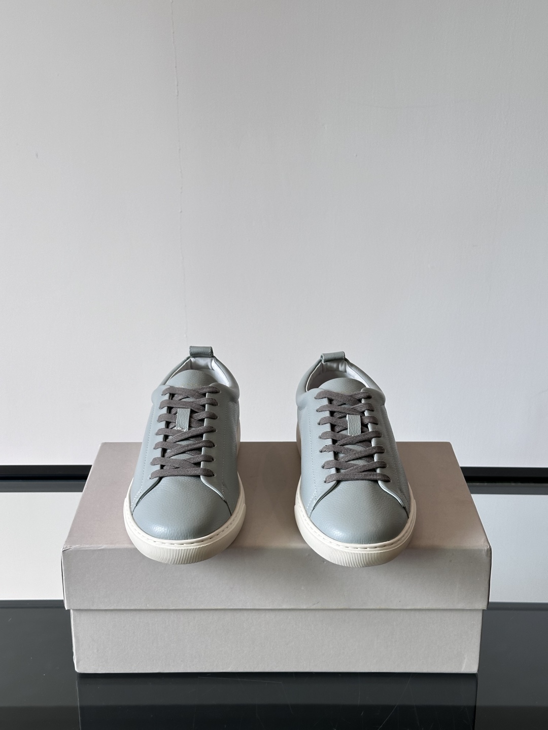 Henderson意大利品牌休闲运动鞋👟，Henderson的鞋履不仅舒适，还超级百搭。无论是职场、约会