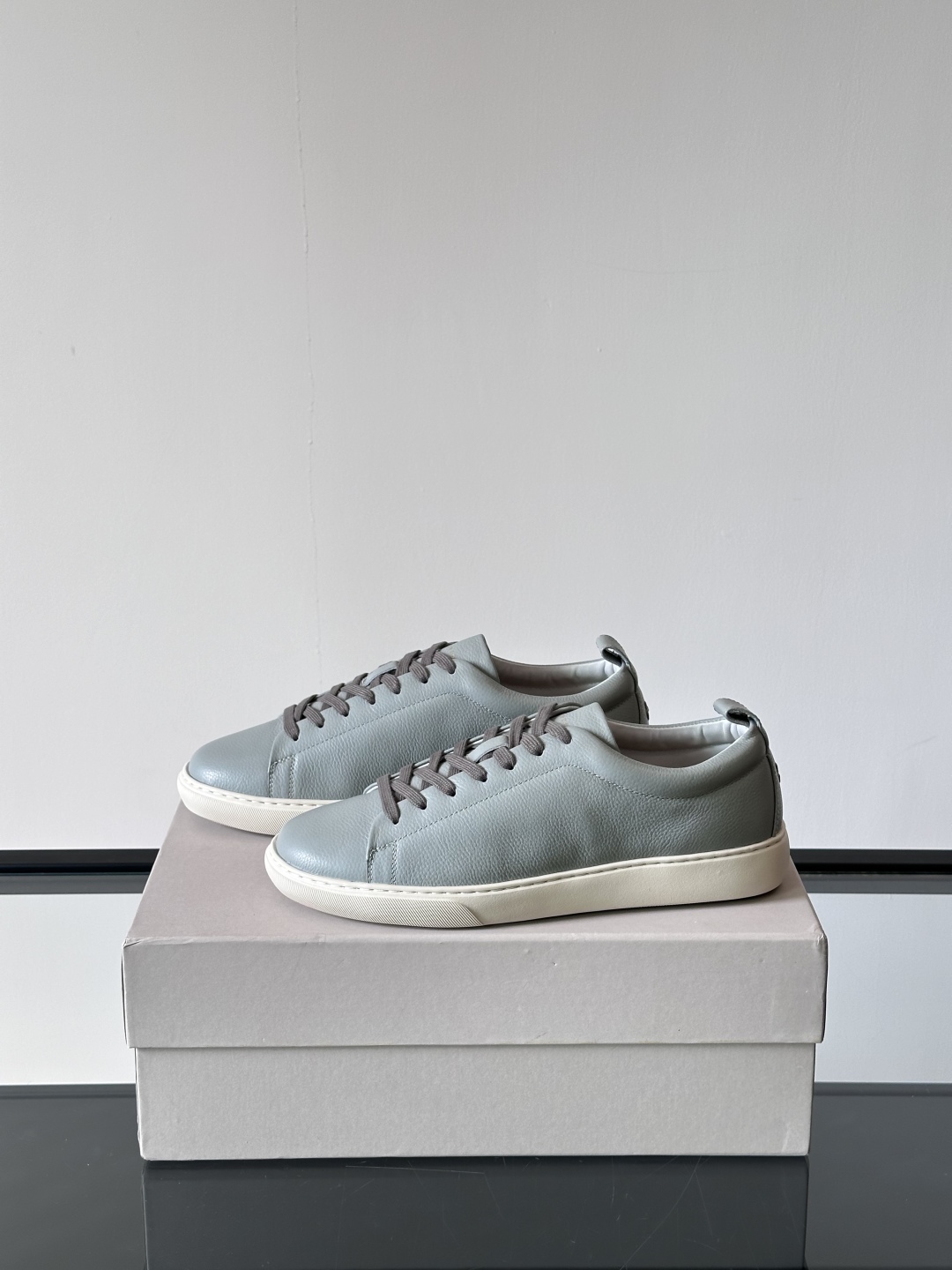 Henderson意大利品牌休闲运动鞋👟，Henderson的鞋履不仅舒适，还超级百搭。无论是职场、约会