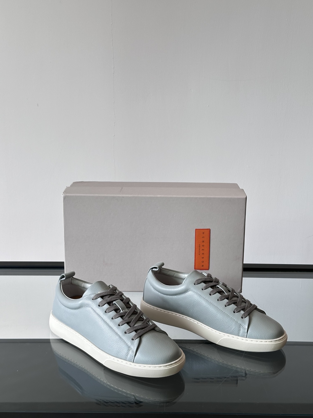Henderson意大利品牌休闲运动鞋👟，Henderson的鞋履不仅舒适，还超级百搭。无论是职场、约会