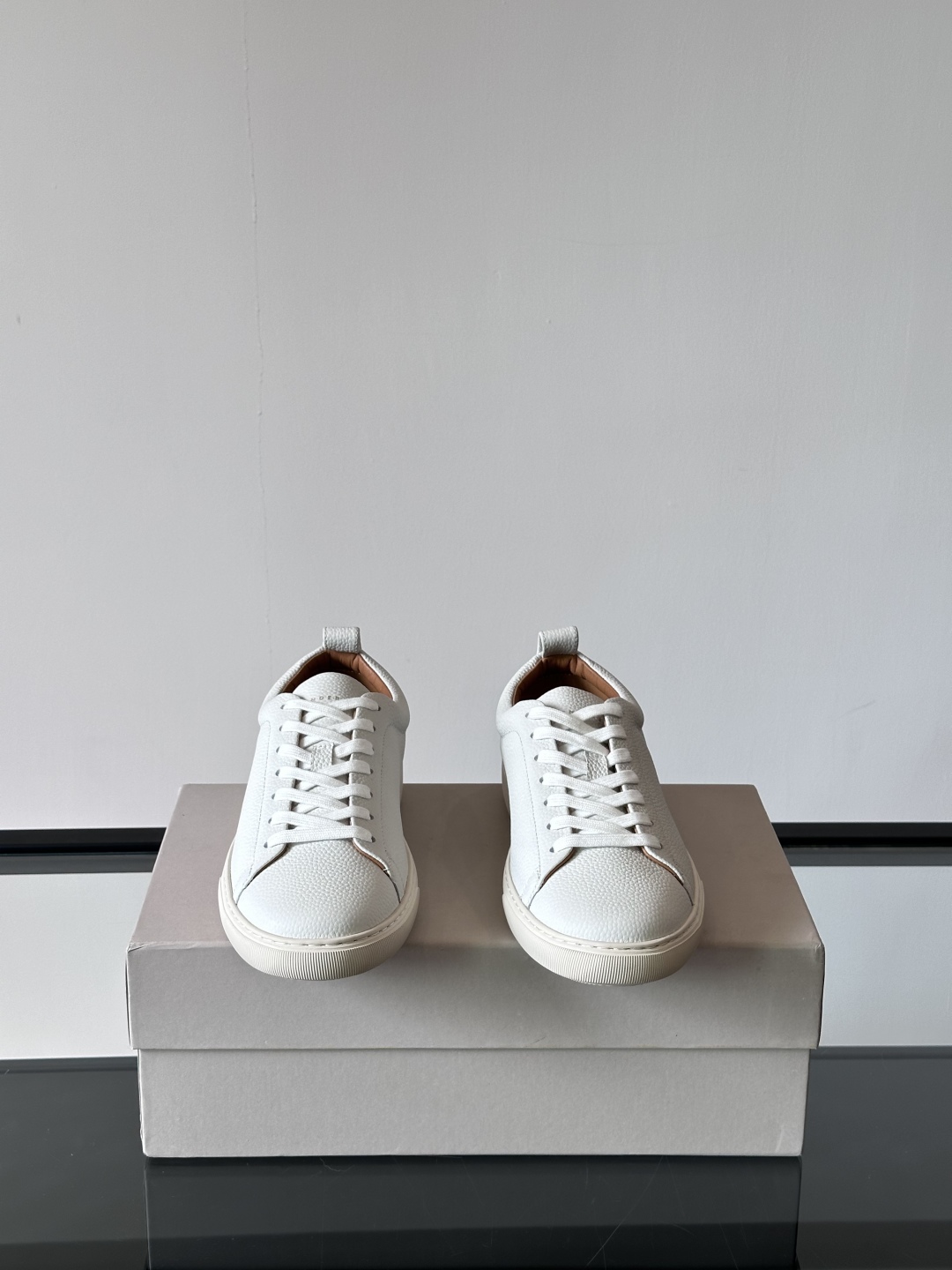 Henderson意大利品牌休闲运动鞋👟，Henderson的鞋履不仅舒适，还超级百搭。无论是职场、约会