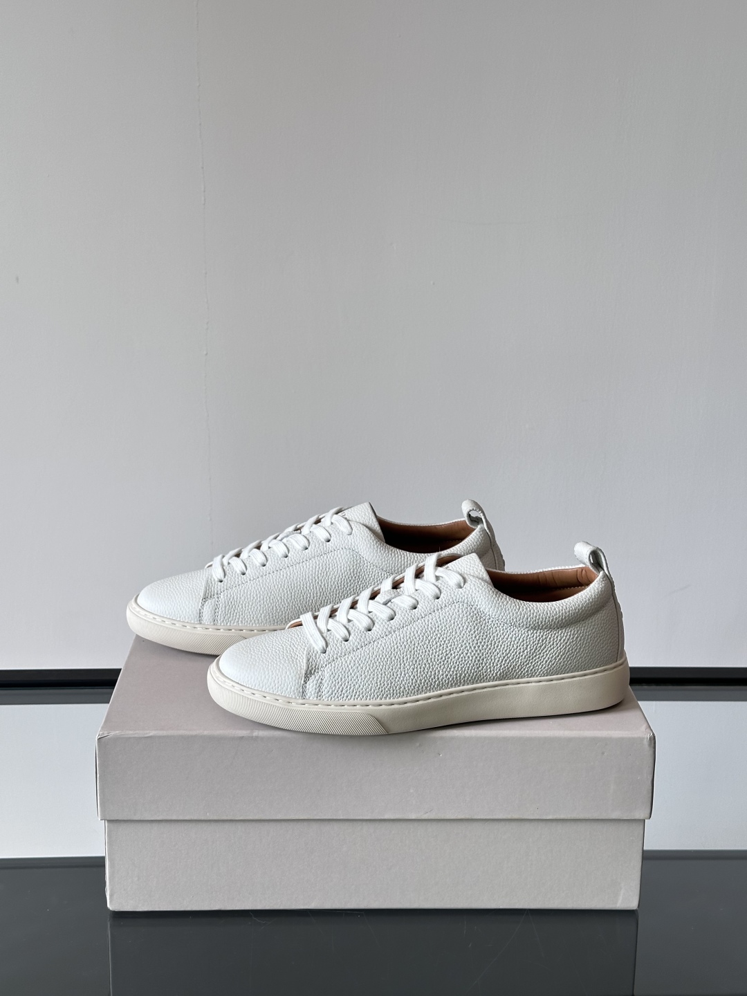 Henderson意大利品牌休闲运动鞋👟，Henderson的鞋履不仅舒适，还超级百搭。无论是职场、约会