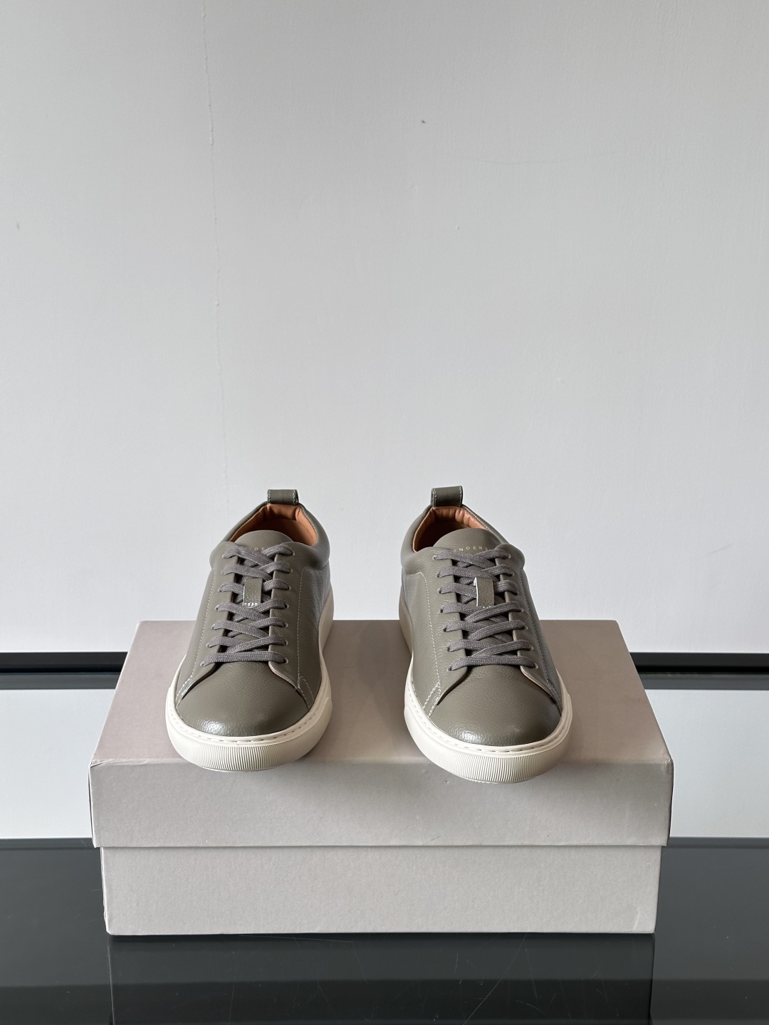 Henderson意大利品牌休闲运动鞋👟，Henderson的鞋履不仅舒适，还超级百搭。无论是职场、约会
