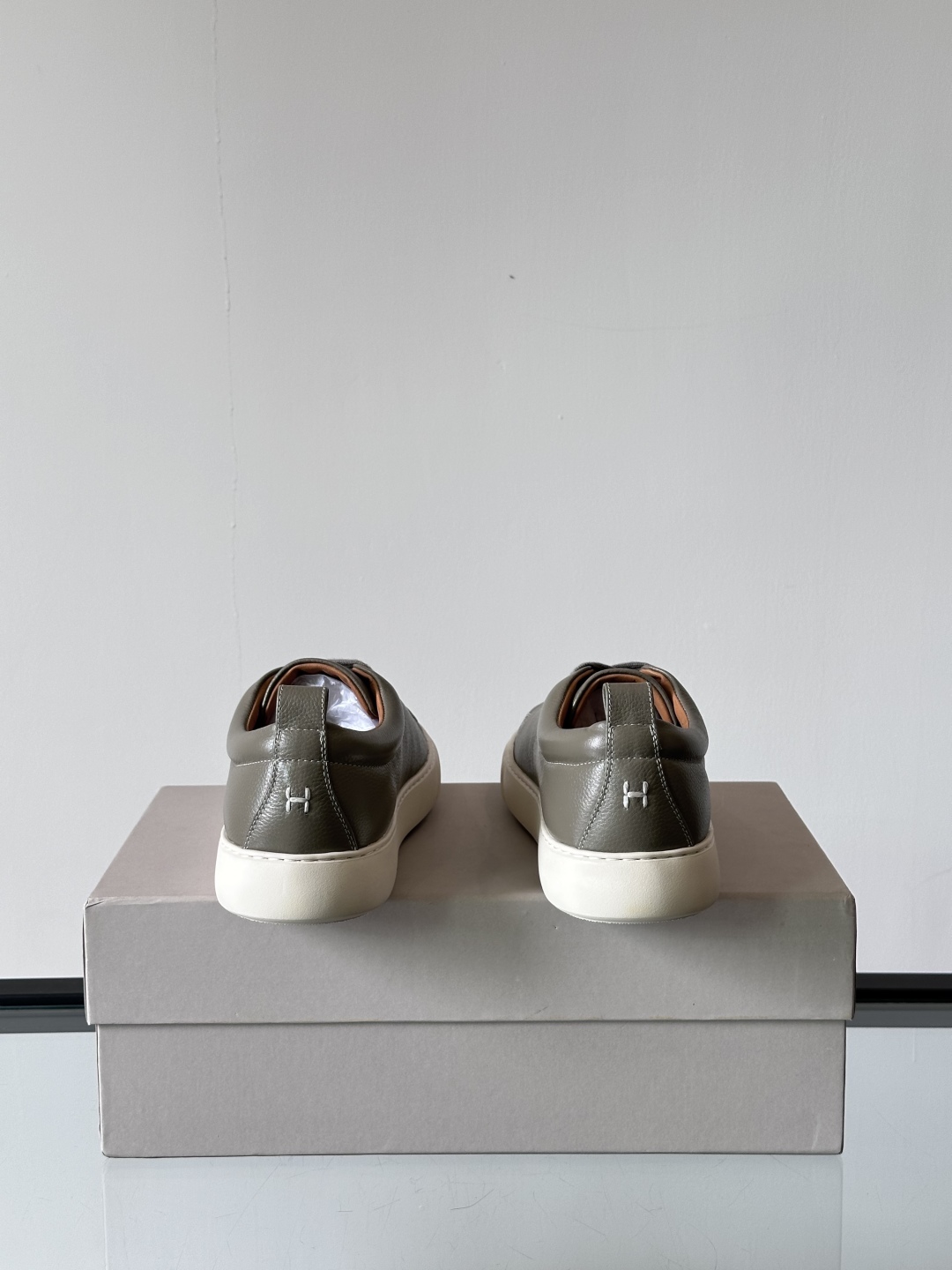 Henderson意大利品牌休闲运动鞋👟，Henderson的鞋履不仅舒适，还超级百搭。无论是职场、约会