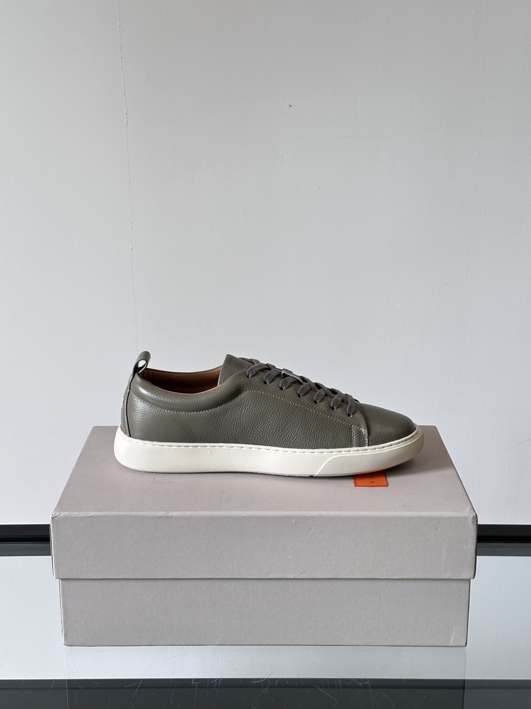Henderson意大利品牌休闲运动鞋👟，Henderson的鞋履不仅舒适，还超级百搭。无论是职场、约会