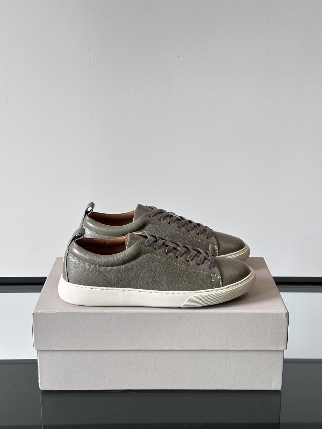 Henderson意大利品牌休闲运动鞋👟，Henderson的鞋履不仅舒适，还超级百搭。无论是职场、约会