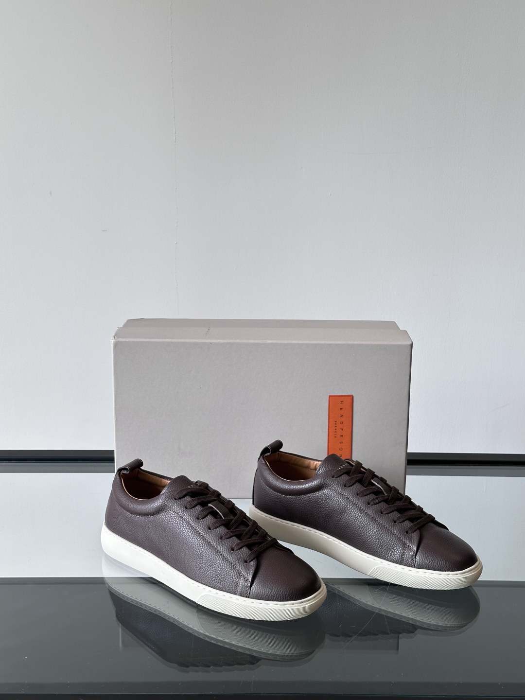 Henderson意大利品牌休闲运动鞋👟，Henderson的鞋履不仅舒适，还超级百搭。无论是职场、约会