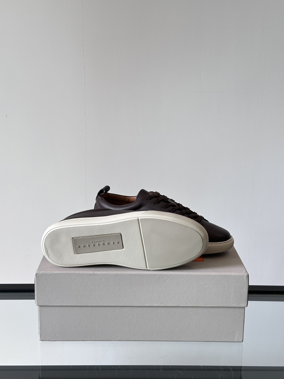 Henderson意大利品牌休闲运动鞋👟，Henderson的鞋履不仅舒适，还超级百搭。无论是职场、约会