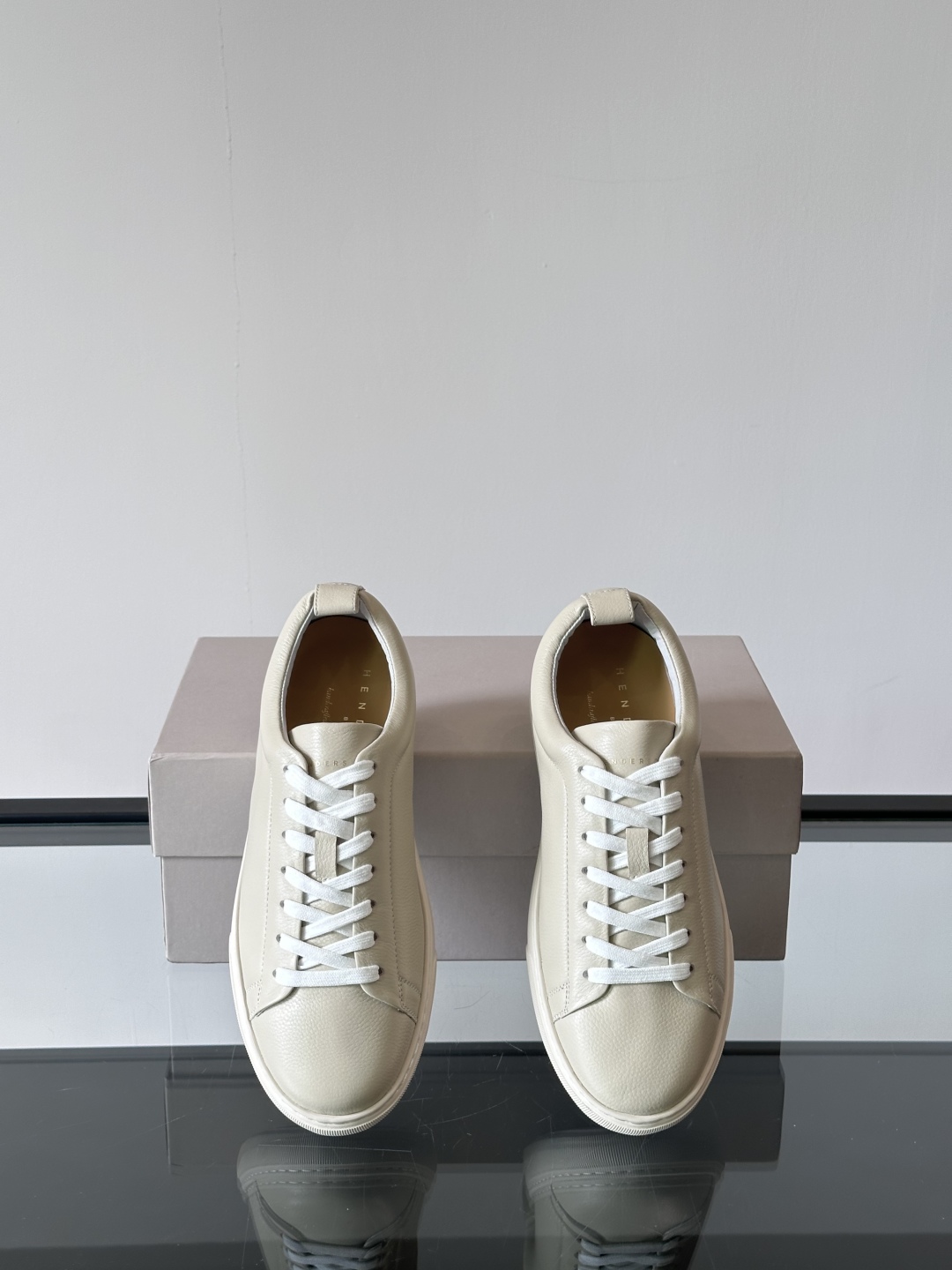 Henderson意大利品牌休闲运动鞋👟，Henderson的鞋履不仅舒适，还超级百搭。无论是职场、约会
