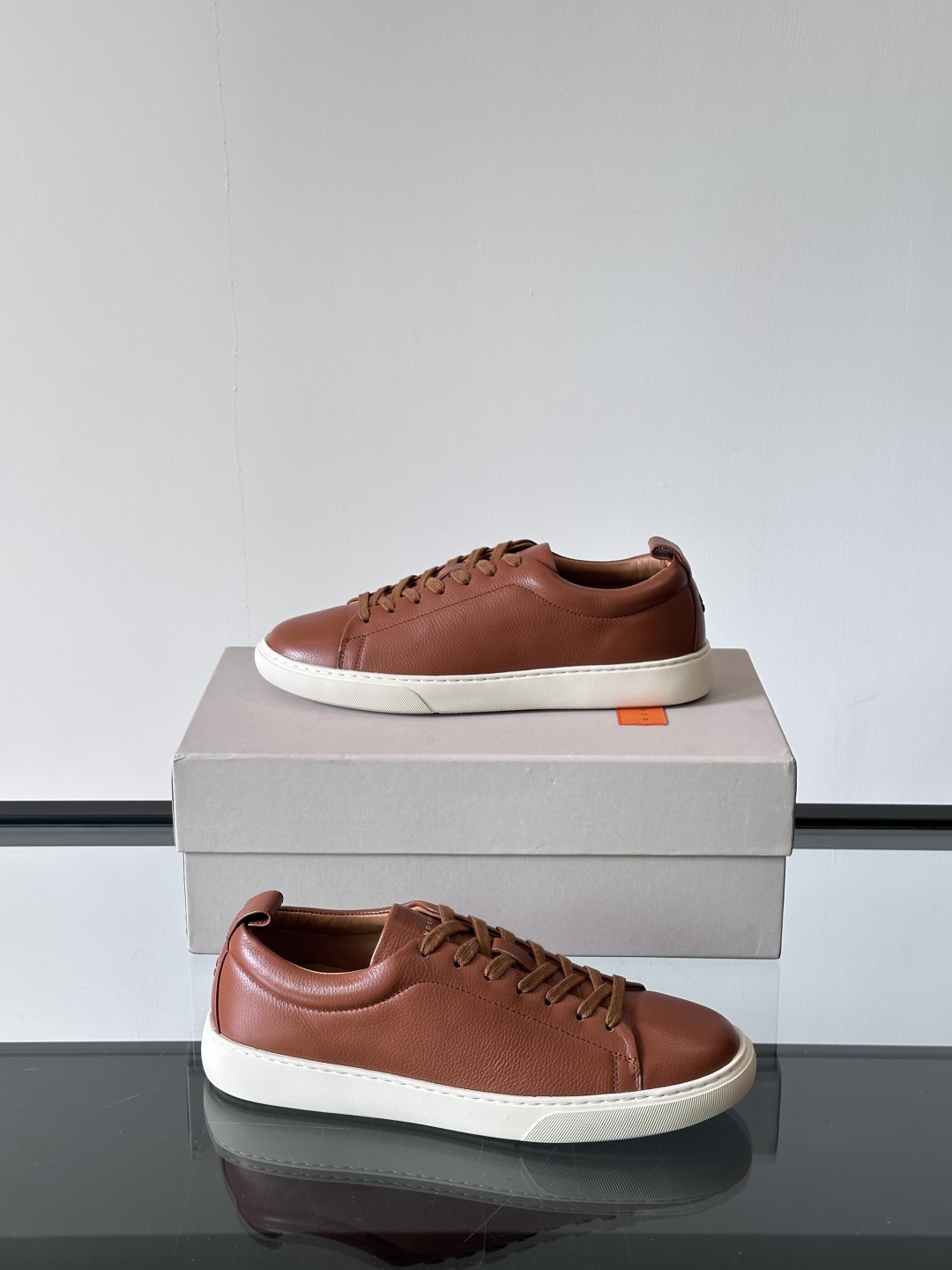 Henderson意大利品牌休闲运动鞋👟，Henderson的鞋履不仅舒适，还超级百搭。无论是职场、约会