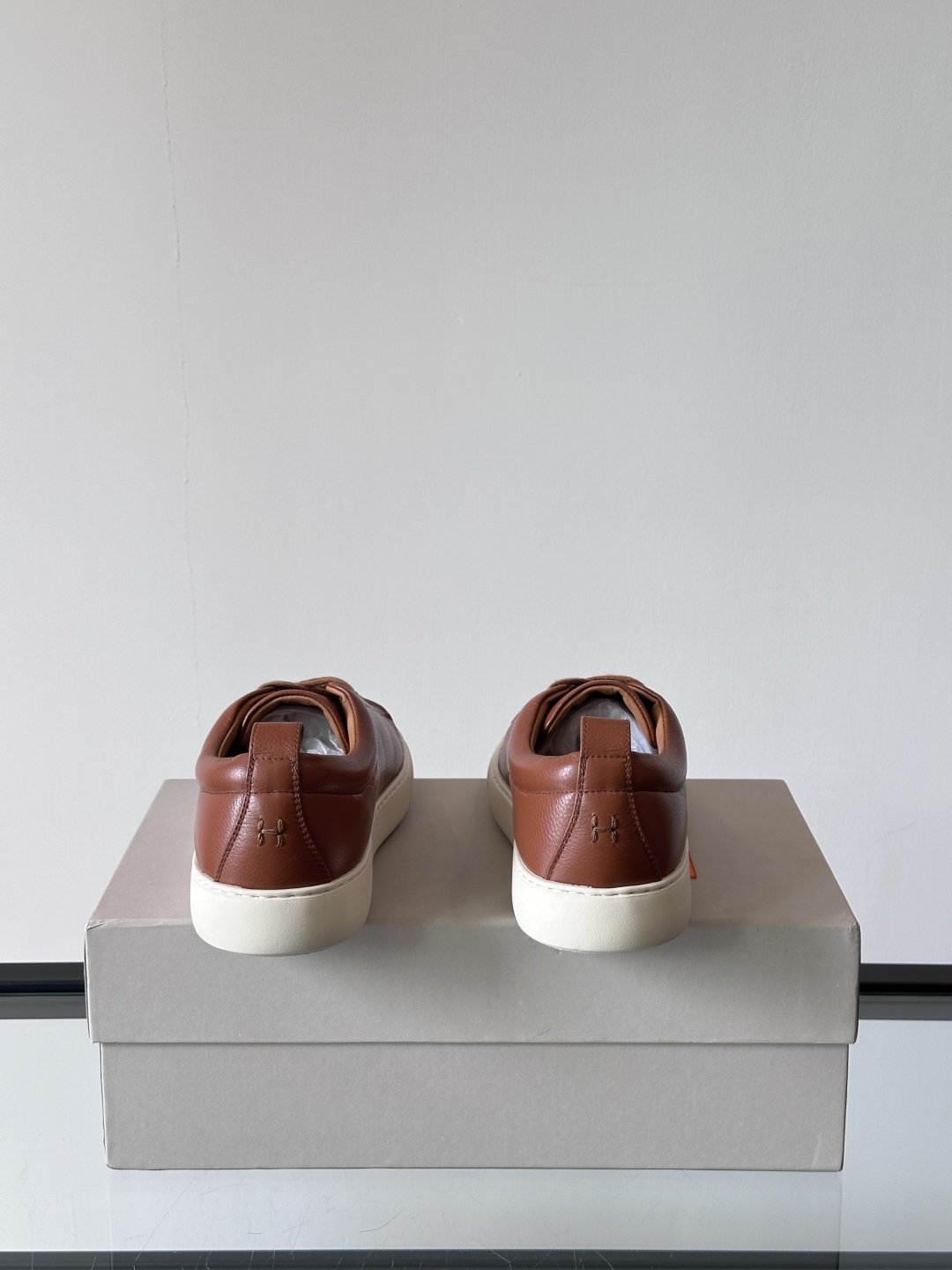 Henderson意大利品牌休闲运动鞋👟，Henderson的鞋履不仅舒适，还超级百搭。无论是职场、约会